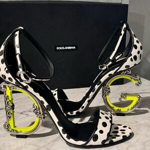 Dolce & Gabbana Black and White Pumps